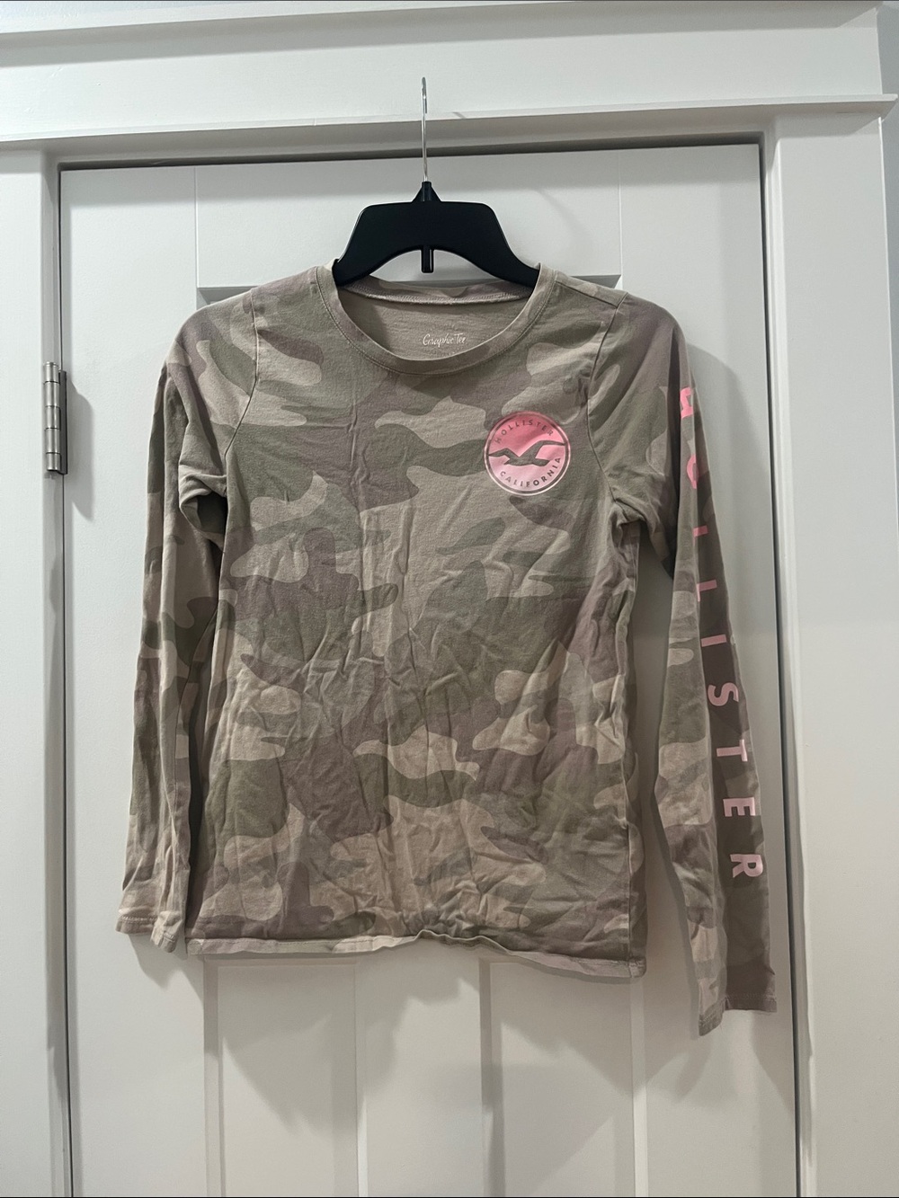 Hollister Long Sleeve Olive Camo Tee with Pink Logo XS